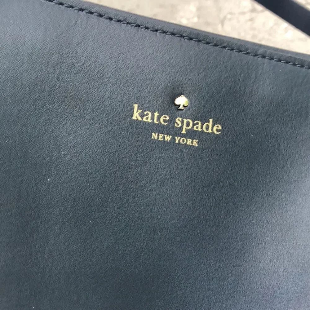 Kate spade  tote - Picture 2 of 8